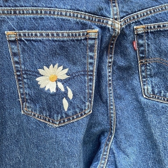 VTG Levi’s Personal Pair Denim High Rise Embroidered Daisy Mom Jeans - Picture 7 of 12